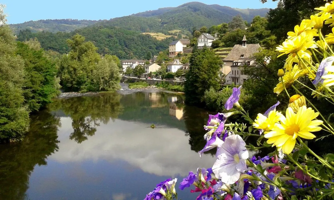 L'Oustalou - Gite Entre Lot Et Truyere Entraygues-sur-Truyère